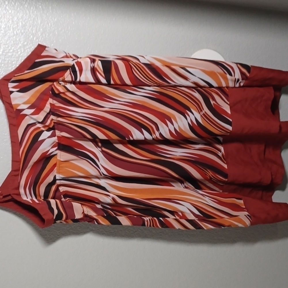 ELLE Red Flowy Top - Picture 6 of 9
